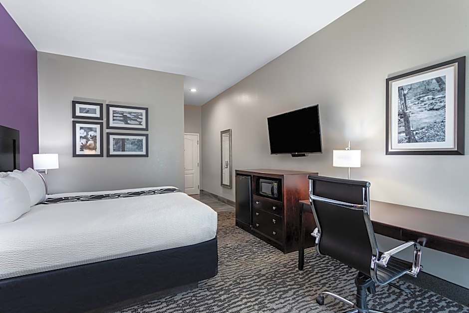 La Quinta Inn & Suites by Wyndham Huntsville Airport Madison