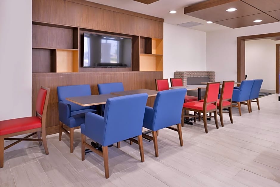 Holiday Inn Express Hotel and Suites Mesquite By IHG