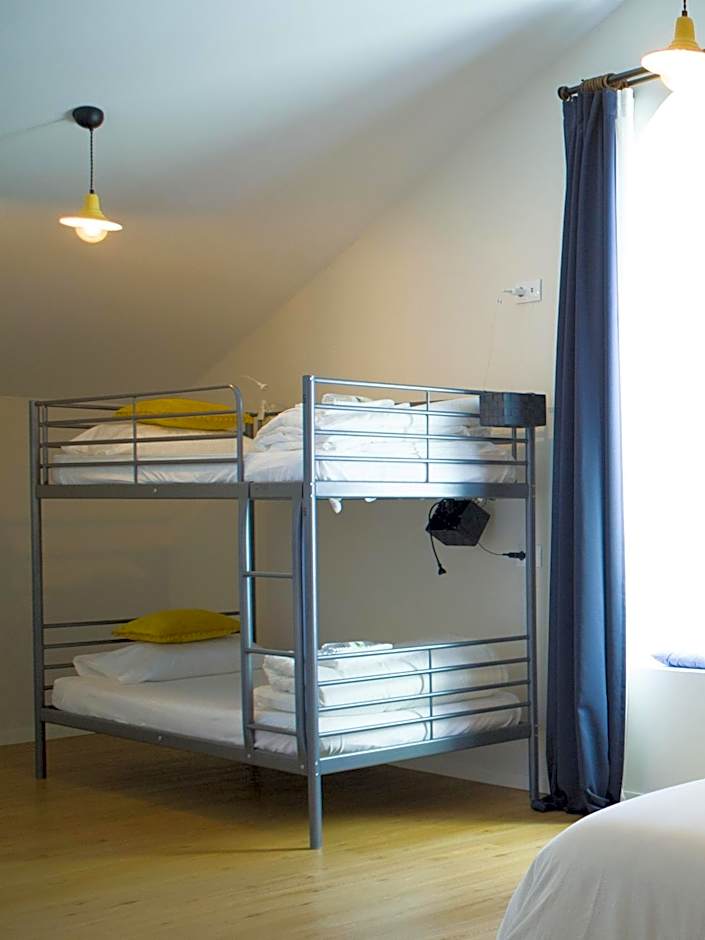 THE HOLY COW - Hostel & Suites