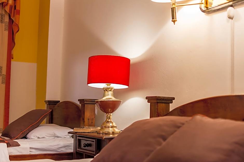 Hotel Amón Real