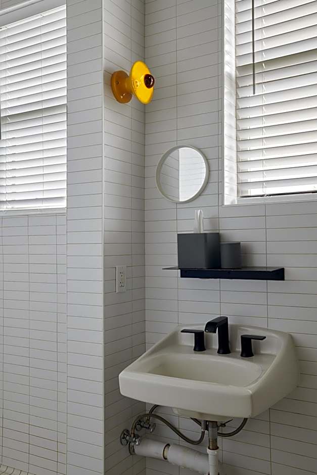 The Jesse Hotel & Bar