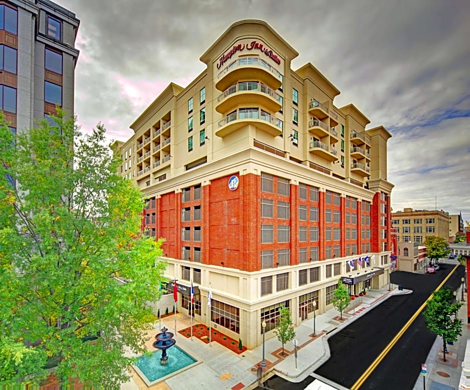 Hampton Inn By Hilton and Suites Roanoke-Downtown, VA