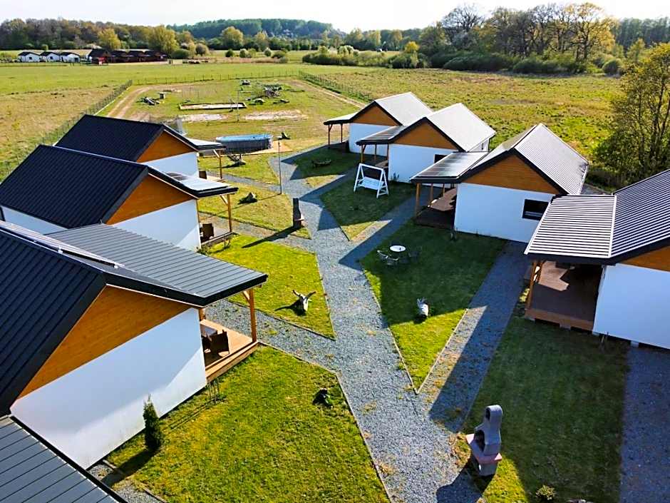 Zakatek Baltyku - domki nad morzem i jeziorem