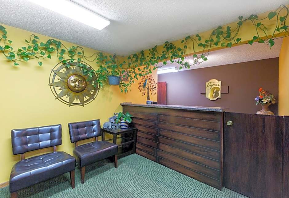 Super 8 by Wyndham Perry IA