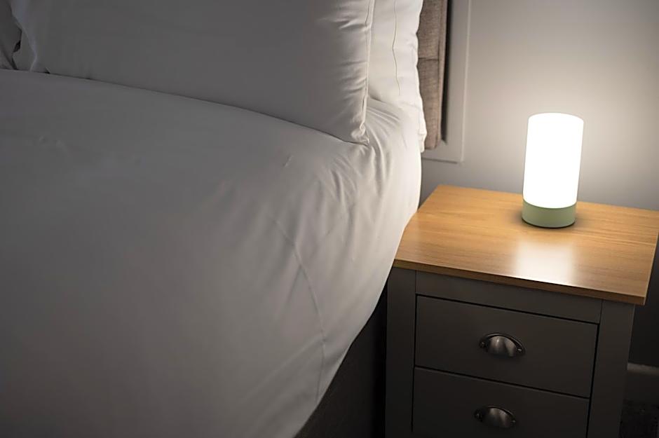 Contractor Base - Kitchen - Parking Included