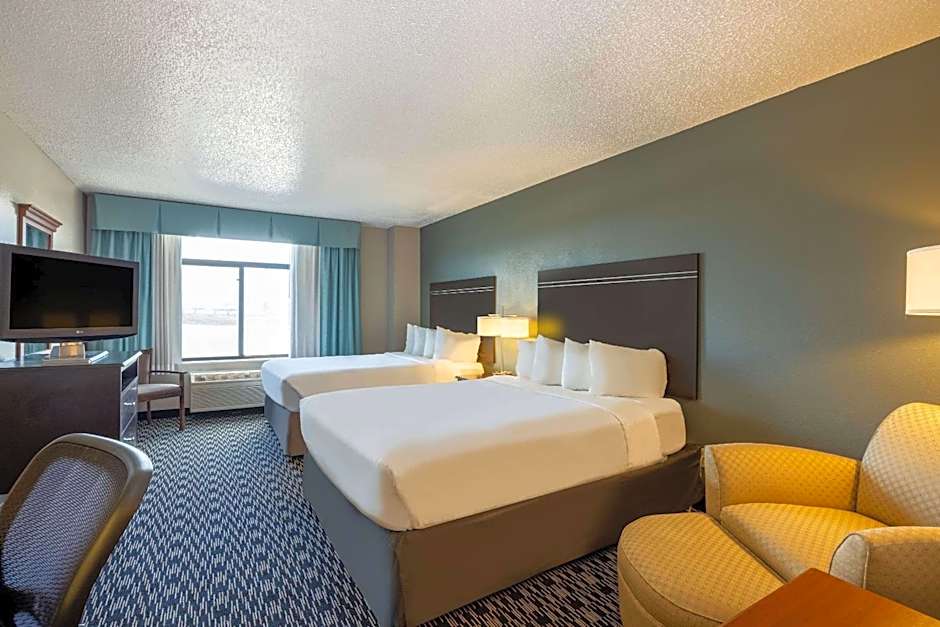 Wingate by Wyndham Gillette