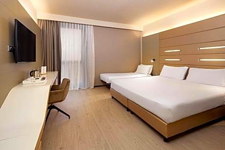 1 King and 1 Single Bed