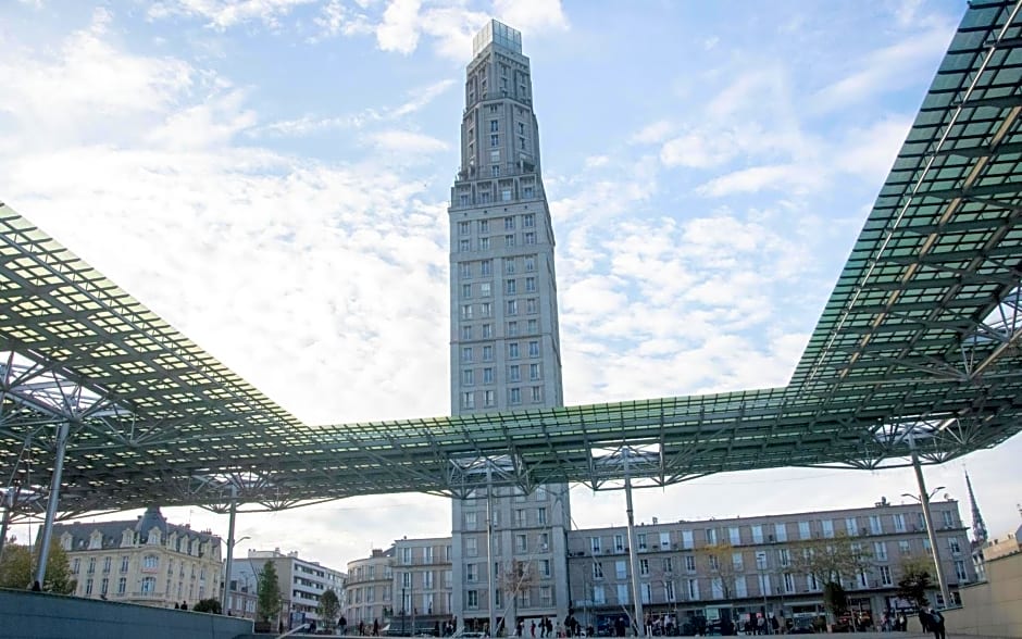 15ème droite - Tour Perret - Centre-Ville - 4 étoiles