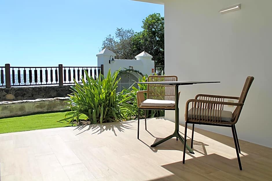 Bungalows Side Shore