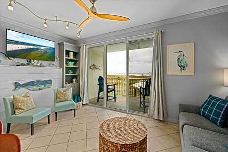 Turtles Nest, East Unit 207