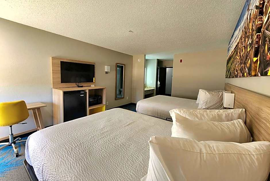 Days Inn & Suites by Wyndham New Iberia