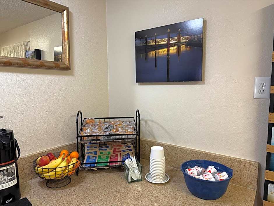 Super 8 by Wyndham Florence OR