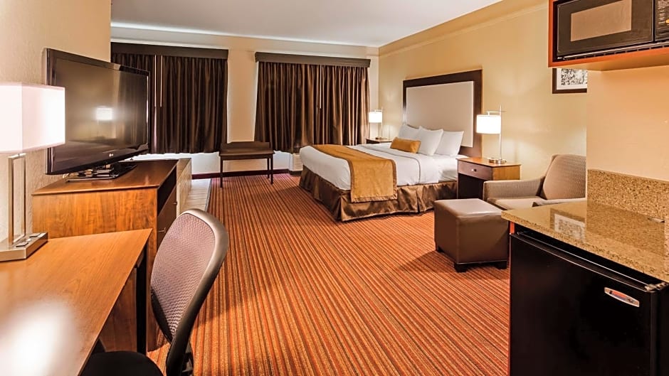 Best Western Plus Strawberry Inn & Suites