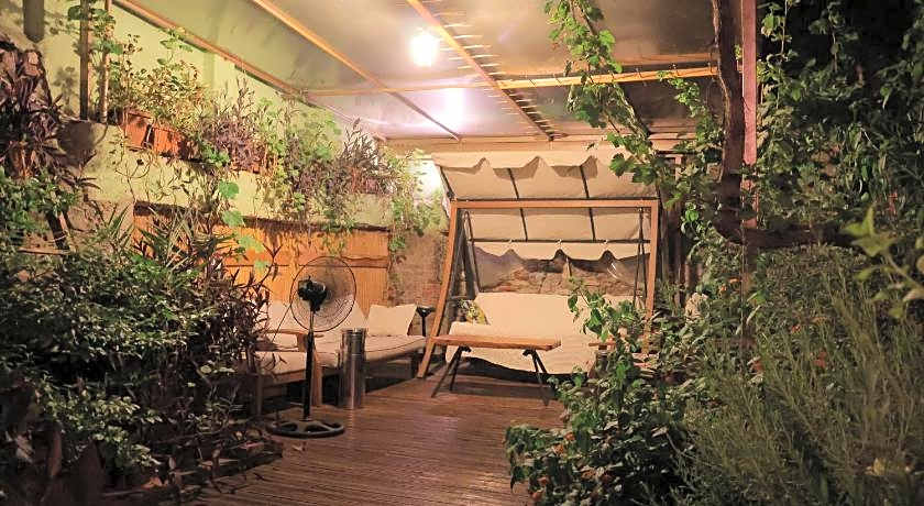LOTUS GARDEN HOSTEL