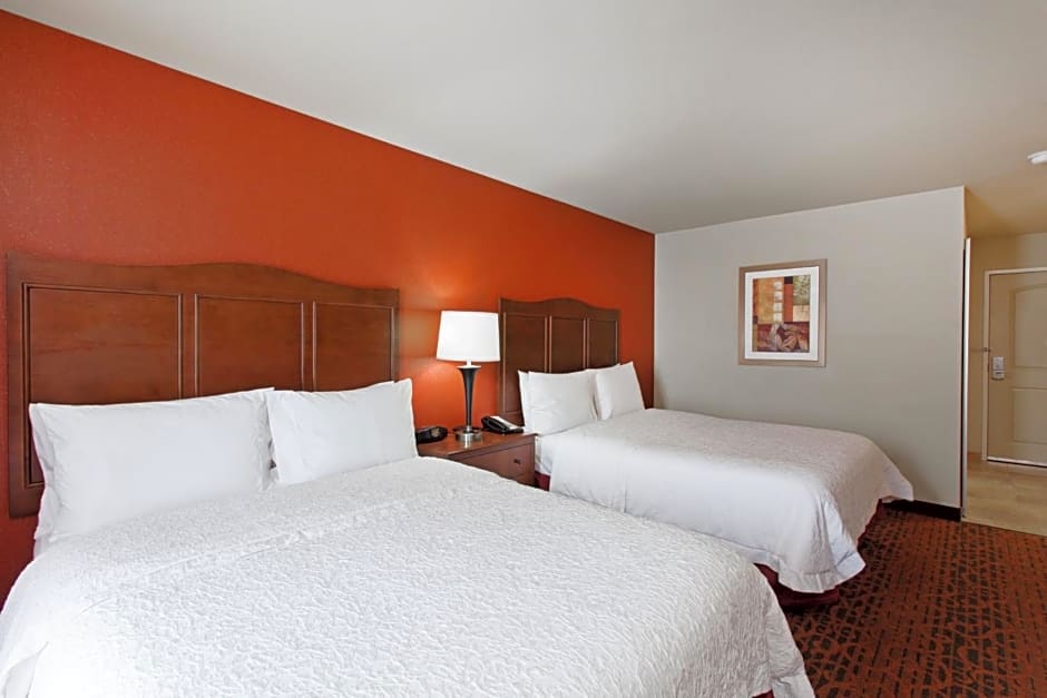 Hampton Inn and Suites Seattle - Airport / 28th Avenue
