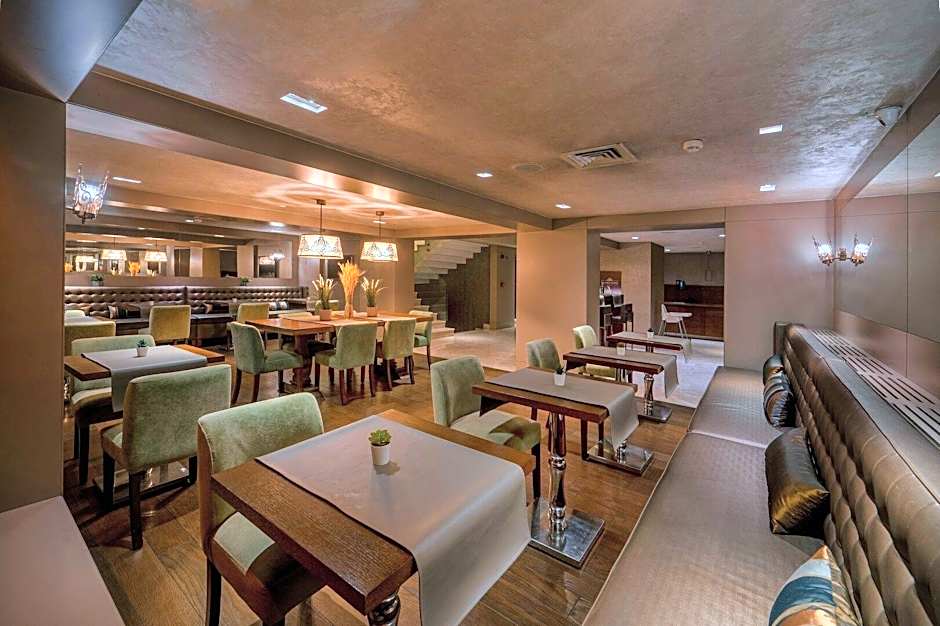 The New Hotel Zeybek