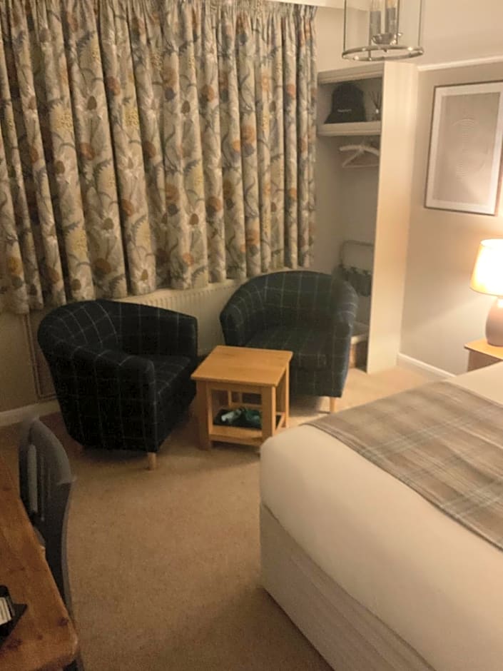 Oak Tree Lodge & Holiday Parking