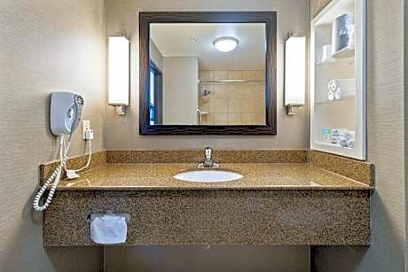 Suite with Two Beds - Non-Smoking