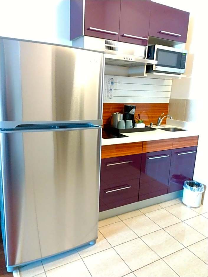 Days Inn & Suites by Wyndham Fort Saskatchewan