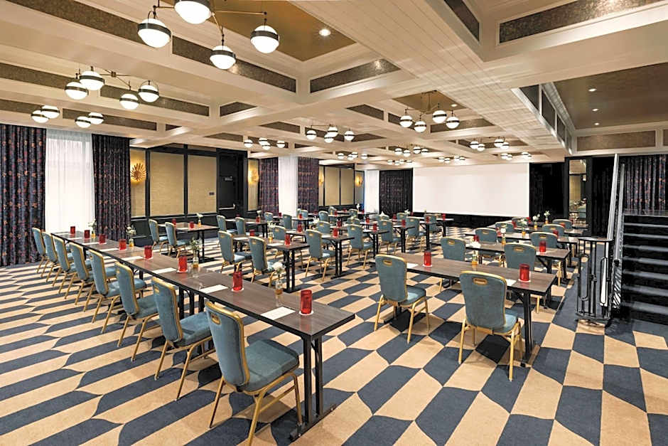 The Candler Hotel Atlanta, Curio Collection by Hilton