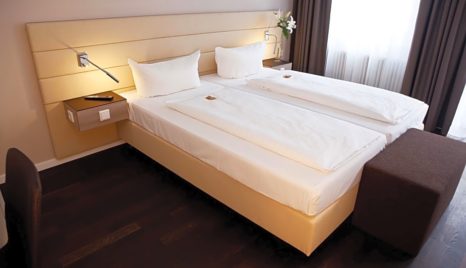 Manhattan Hotel