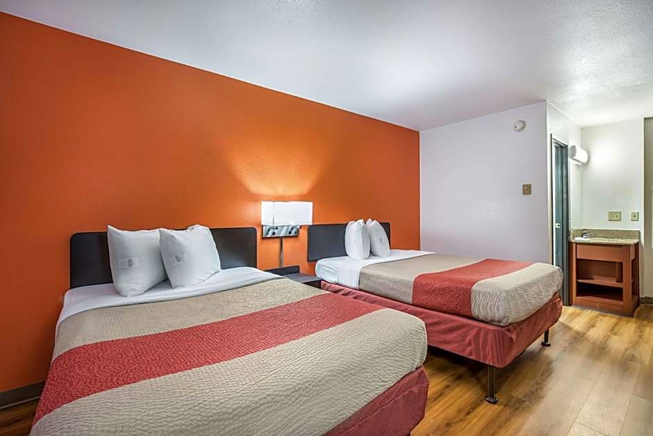 Motel 6-Madison, WI - East