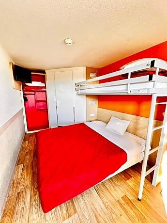 Triple Room (1 Double Bed + 1 Single Bed)