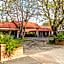 Oak Estate Motor Lodge