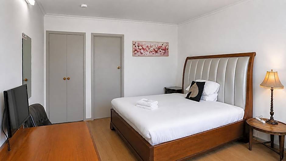 Beaconsfield Lodge Motel