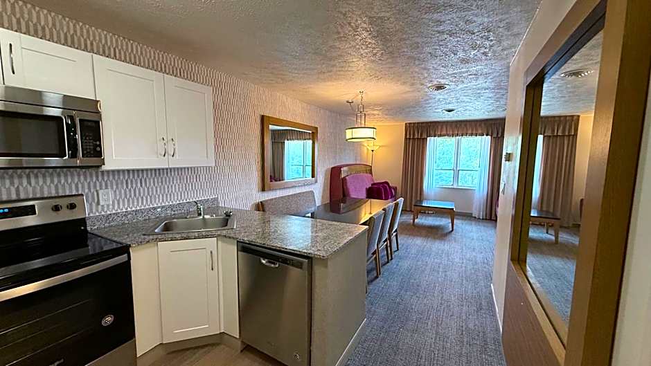 Photo 1 of 6 of Deluxe 1 King Bed Suite