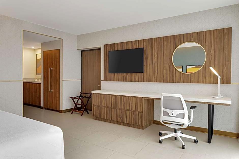 Hilton Garden Inn San Jose Airport City Mall