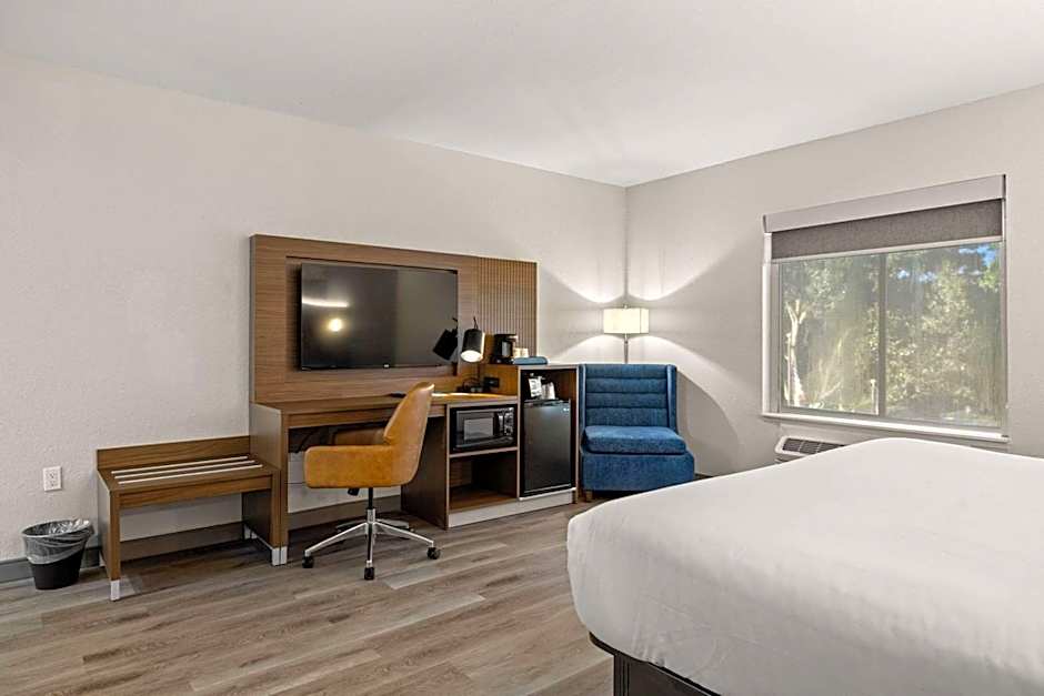 Clarion Pointe Lakeland I-4