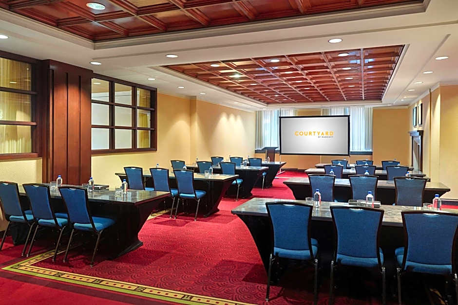 Courtyard by Marriott Arlington Crystal City/Reagan National Airport