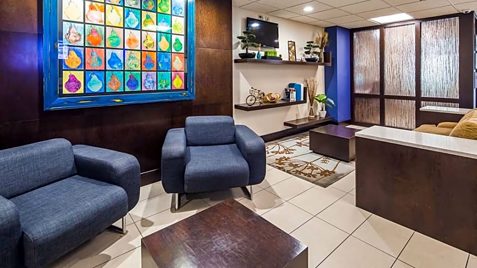 Best Western Plus Berkshire Hills Inn & Suites