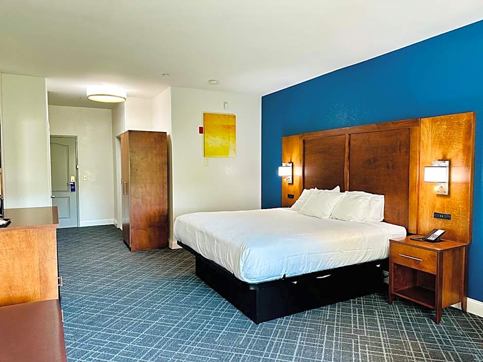 Comfort Inn & Suites Plainville-Foxboro