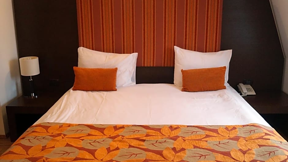 Zdjęcie 1 z 4 — Double or Twin Room with Spa Access