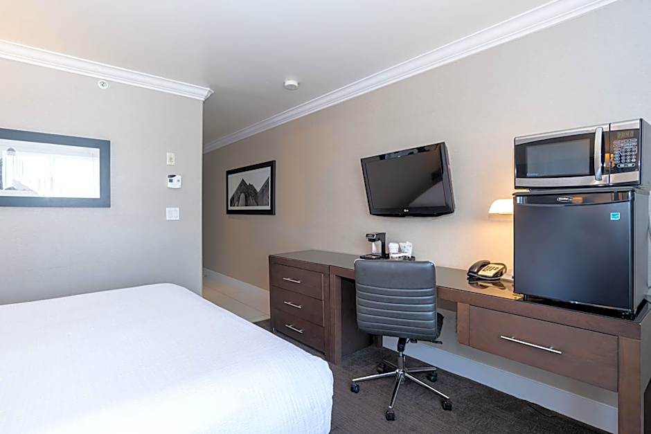 Sandman Signature Edmonton South Hotel