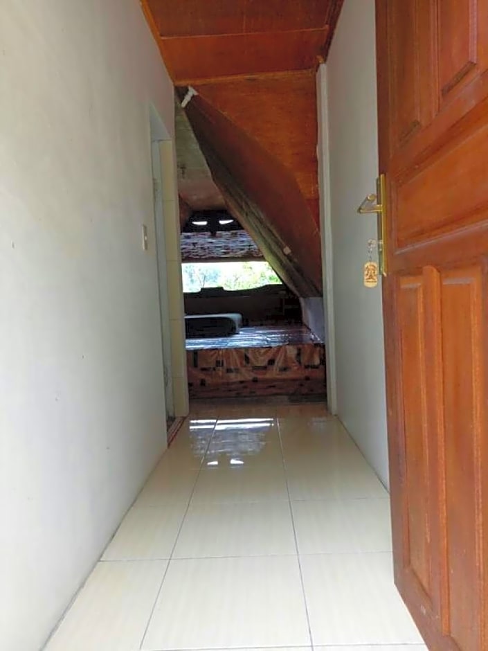 Laster Jony's Guest House