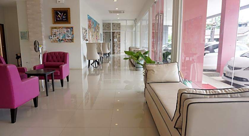 Chompu Nakarin Apartment