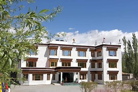 Ratna Hotel Ladakh
