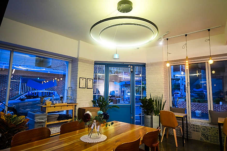 Bluehum Guesthouse
