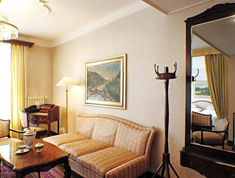 Special Offer - Suite with Lake View and Romantic Getaway Package