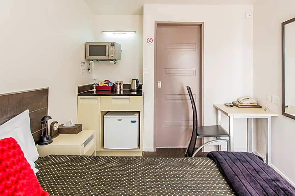 151 On London Motel & Conference Centre