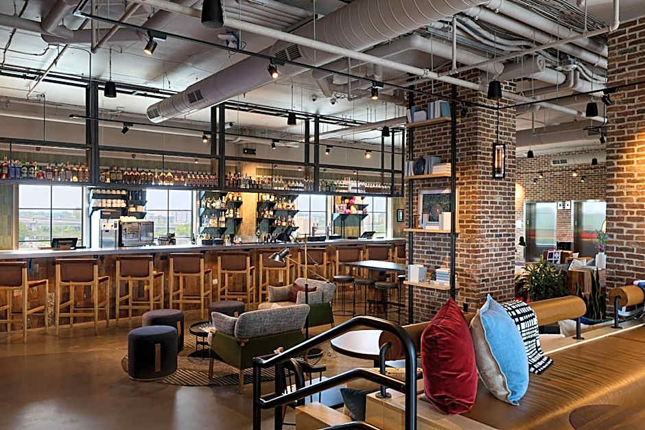 Moxy Charleston Downtown