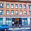 Q4 Hotel & Hostel
