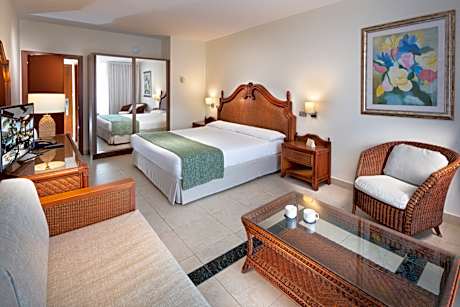 Superior Family Room 4 Adults+2Children