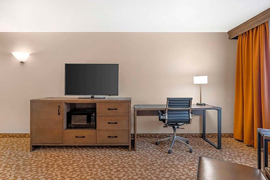 Best Western Plus Mill Creek Inn