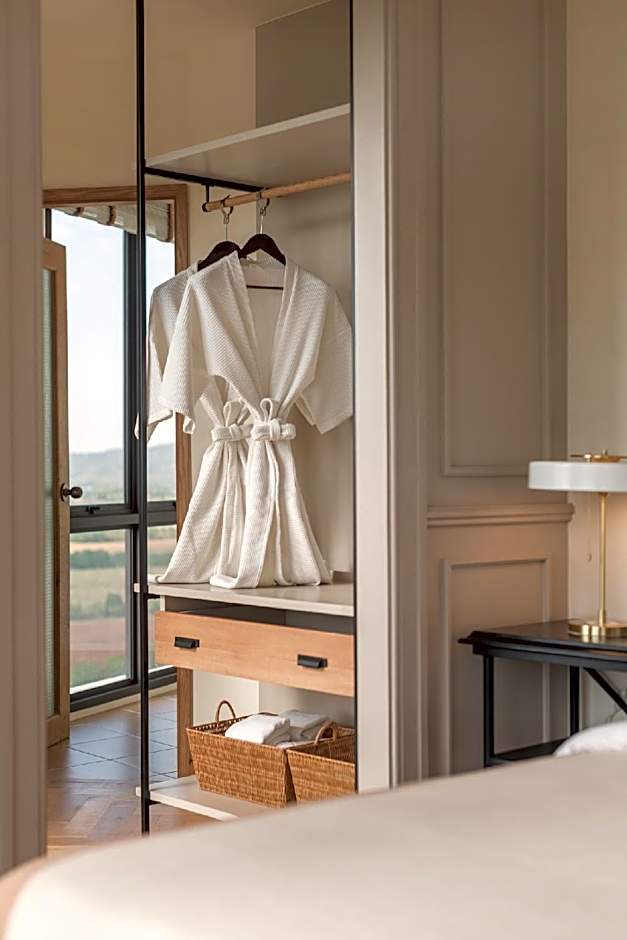 Toscana Piazza by Toscana Valley