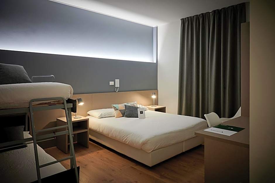 Lainez Rooms & Suites