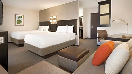 Queen Room with Two Queen Beds, Sofa Bed and Accessible Tub